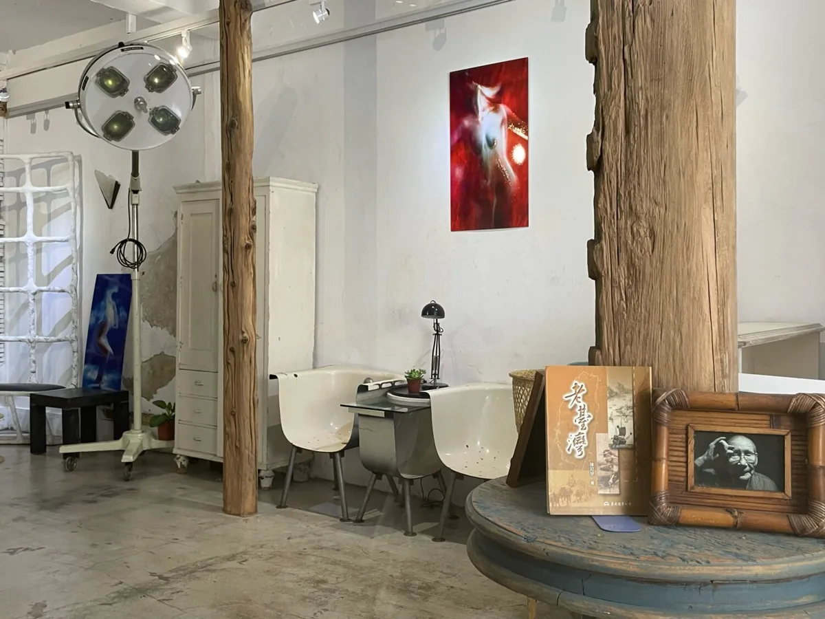 林聲人文影像館內陳列的照片與攝影作品